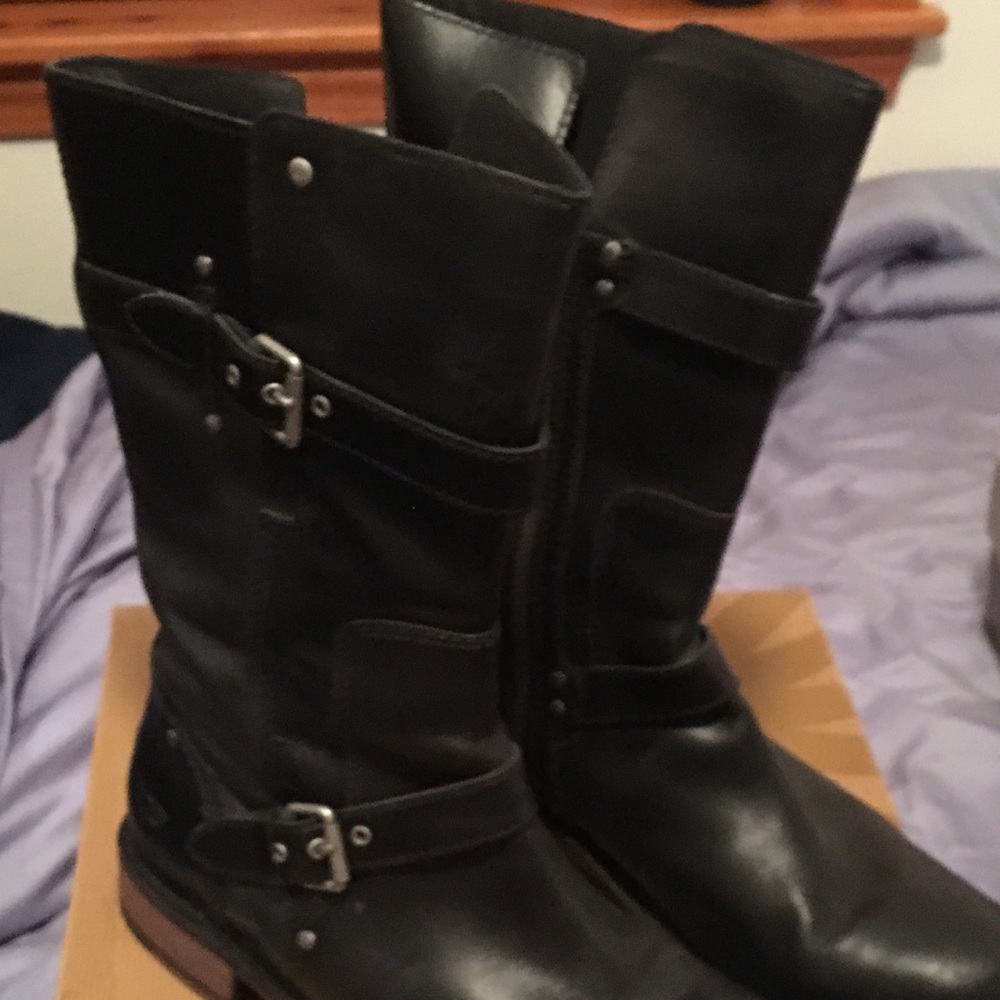 Ugg Conor Boot - image 2